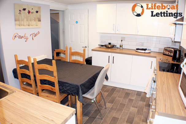 1 bedroom in a house share to rent - Photo 1
