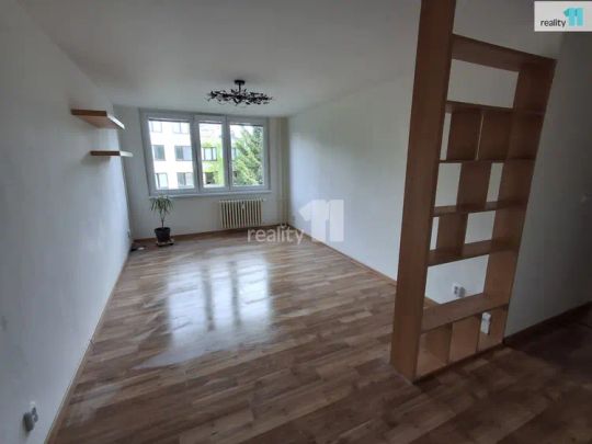 Pronájem rekonstruovaného bytu 2kk Praha Stodůlky 48 m - Photo 1