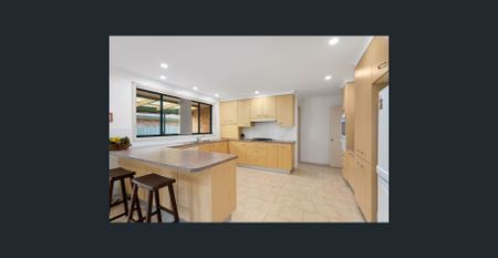 3 Bedroom Home Close to Shops & Sports Field - Photo 2