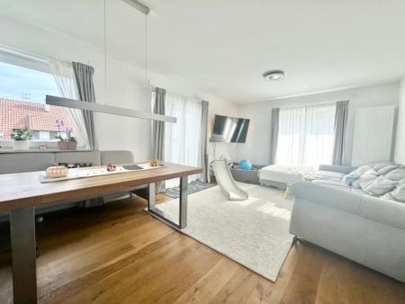 Große 3 Zimmer-Wohnung mit 2 Balkone - Photo 3