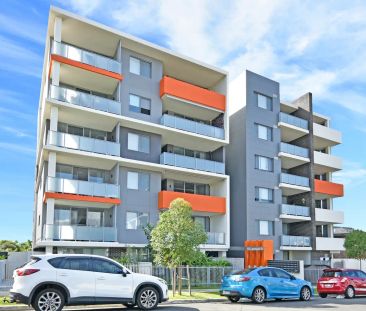 “Modern & Architecturally Designed Apartment in the Heart of Bankst... - Photo 4