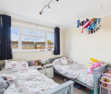 3 bedroom semi-detached house to rent - Photo 3