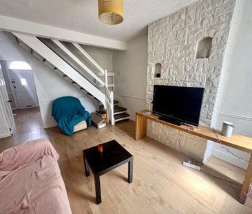 2 bedroom property to rent - Photo 1