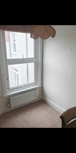 Room in a Shared House, Clarence Road, CR0 - Photo 1