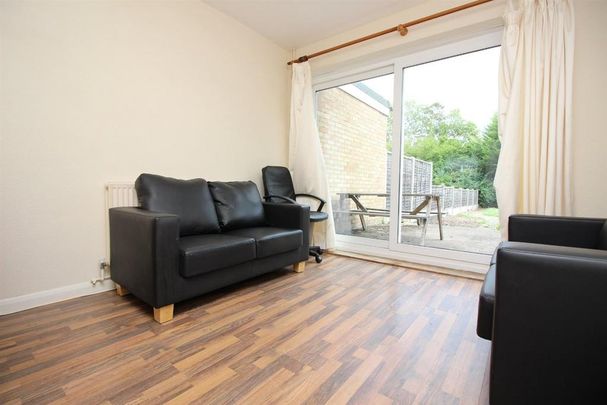 4 bedroom semi-detached house to rent - Photo 1