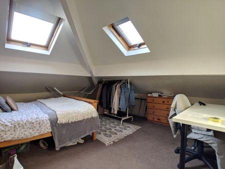 3 bedroom flat to rent - Photo 4