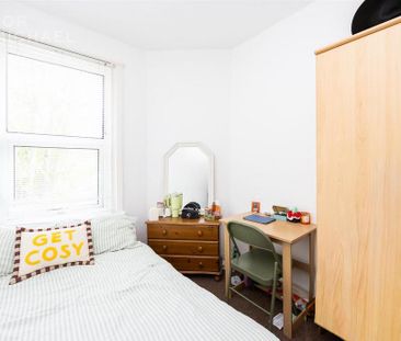 4 bedroom terraced house to rent - Photo 5