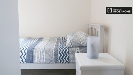 Room in shared apartment for rent in Inns Quay, Dublin - Photo 5