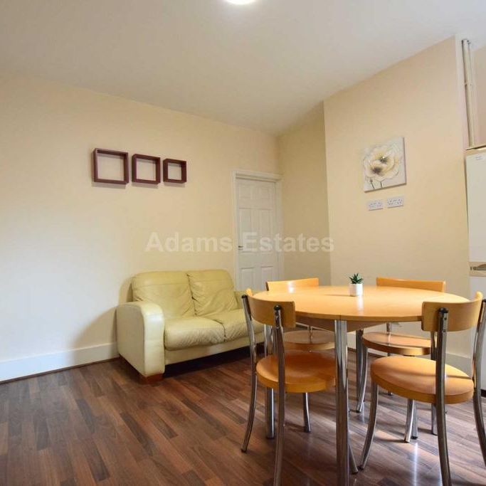 4 bedroom terraced house to rent - Photo 1