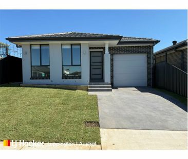 FRESH, MODERN & MOVE IN READY - Photo 1