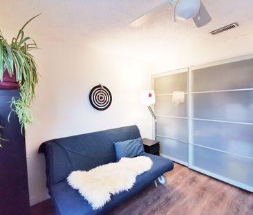 For Lease - 1051 Cedarglen Gate Unit# 33, Mississauga, Ontario - Photo 2