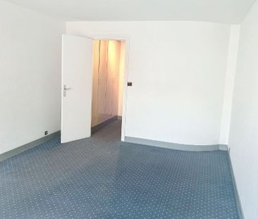 Appartement à louer - REIMS HYPER CENTRE - Photo 6