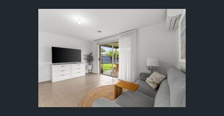 Four Bedrooms in Great Location - Photo 2