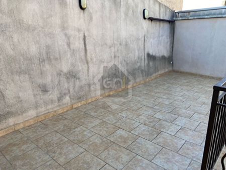 Location Maison 3 pièces 76m² - Photo 2