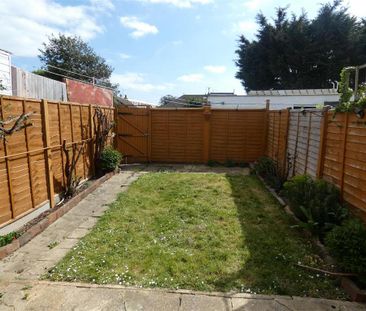 3 bedroom terraced house to rent - Photo 3