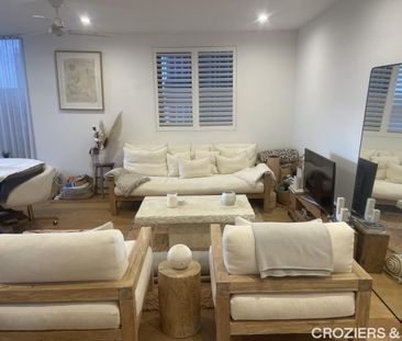 Low maintenance lifestyle - Photo 2