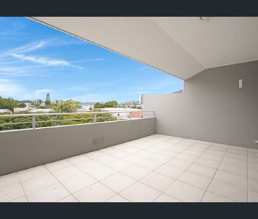 Centrally Located Oversized Unit! - Photo 6