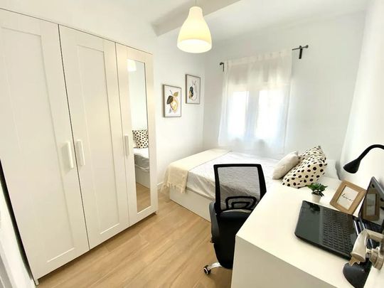 Plaza Jiménez Díaz, Getafe, Community of Madrid 28903 - Photo 1