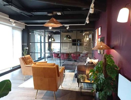 Studio Gold - Photo 1