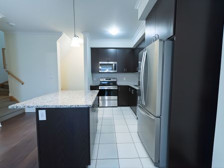 For Lease - 590 North Service Road Unit# 100, Hamilton, Ontario - Photo 2