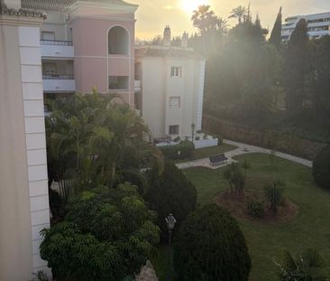 Apartment in Nueva Andalucía, Costa del Sol - Photo 6