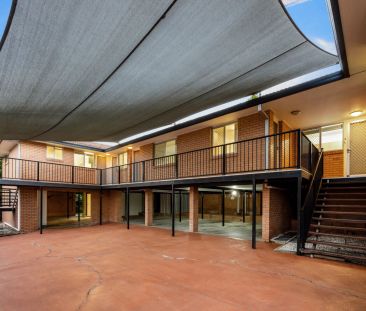 Spacious 2-Bedroom Unit in Prime Coorparoo Location - Photo 4