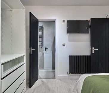 6 bedroom terraced house to rent - Photo 1