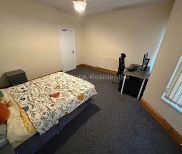 5 bedroom terraced house to rent - Photo 4