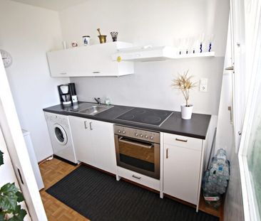 Gemütliche 1,5-Zimmerwohnung mit traumhafter Aussicht in Bregenz (a... - Foto 1