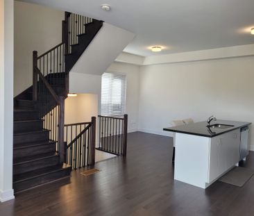 For Lease - 1401 Clarriage Court, Milton, Ontario - Photo 5