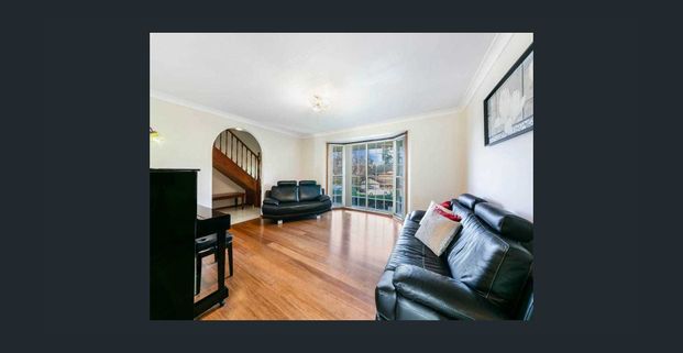 Stunning Family Home in Highly Desirable West Pennant Hills! - Photo 1