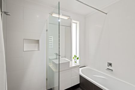 SPACIOUS, SUN-DRENCHED BEACHSIDE REAR UNIT - Photo 2