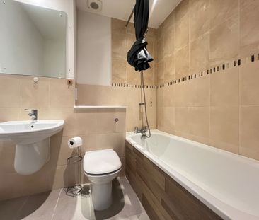 1 Bed Flat, Queens Road, NG2 - Photo 4