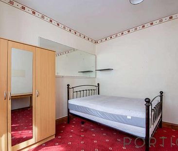 Room | Cedars Road |, E15 - Photo 3