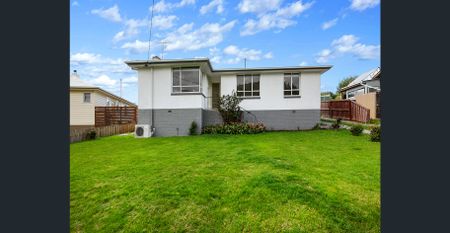 Neat and tidy Chigwell home - Photo 2