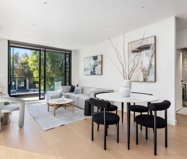 Luxurious Ground Floor Residence - Photo 1