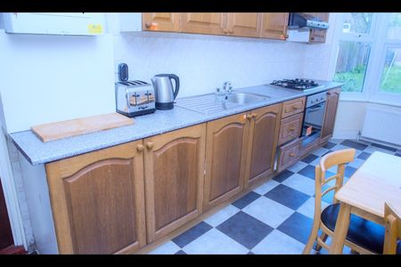 Room in a Shared House, Fairfax Road, N8 - Photo 5