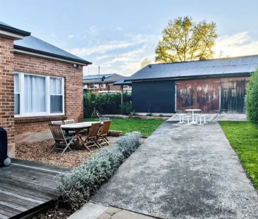 Fully Furnished Edwardian Home in the Heart of Orange - Photo 5