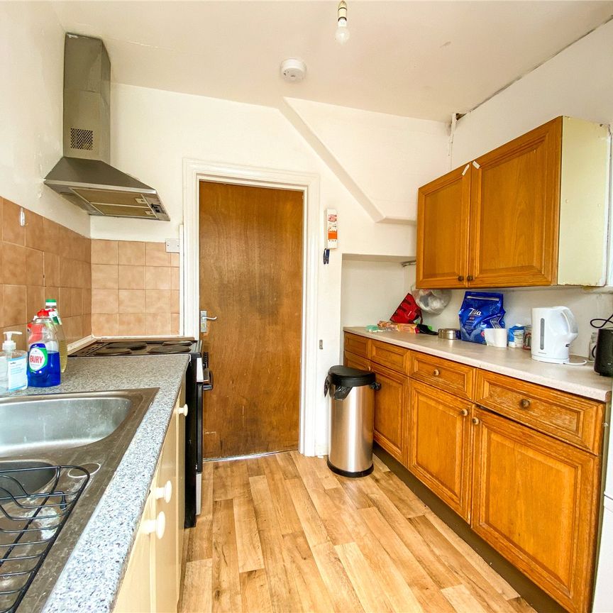 4 bedroom semi-detached house to rent - Photo 1