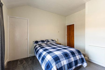 3 bedroom end of terrace house to rent - Photo 2