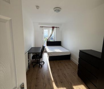 6 bedroom detached house to rent - Photo 6