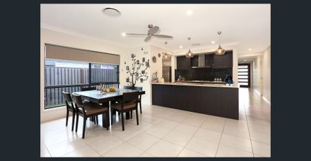 Magical Metricon Home - Photo 5