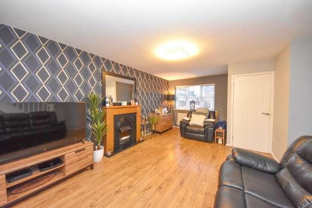 Abbeyfields, Wigan, WN6 - Photo 1