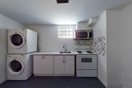 For Lease - 559 Drymen Crescent Unit# 2, Mississauga, Ontario - Photo 2