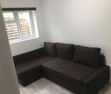 Studio Flat, Parsonage Street, E14 - Photo 2