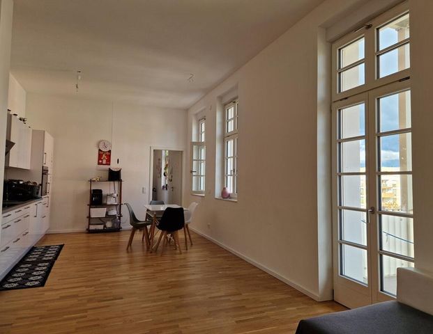 Zentrumsnahe 3-Zi. Wohnung mit Einbauküche, Balkon, Tiefgarage - Foto 1