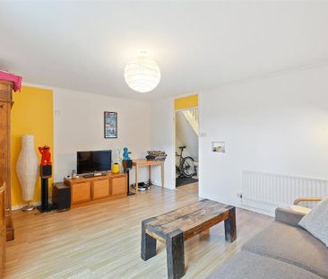 3 bedroom flat to rent - Photo 6