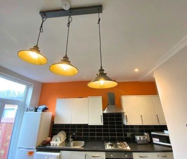 Blandford Road, Salford - Photo 4