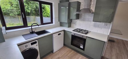 3 bedroom semi-detached house to rent - Photo 2