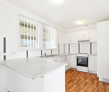 Freshly Repainted Family Home - Photo 4